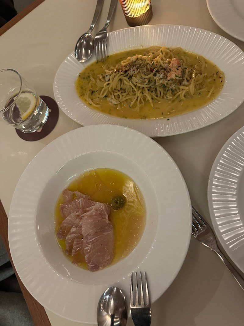 Lars Bar & Grill photo 7