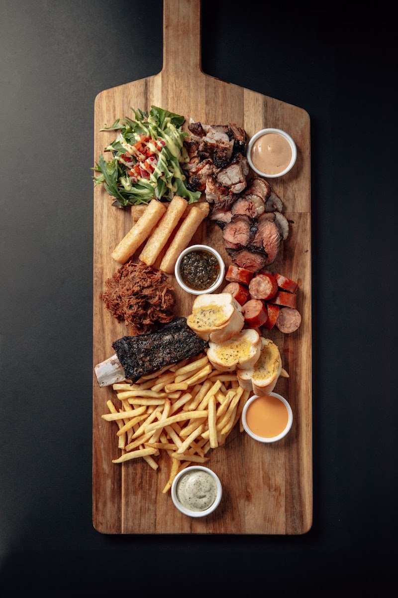 Brazzos Smokehouse - Sunshine Plaza photo 6